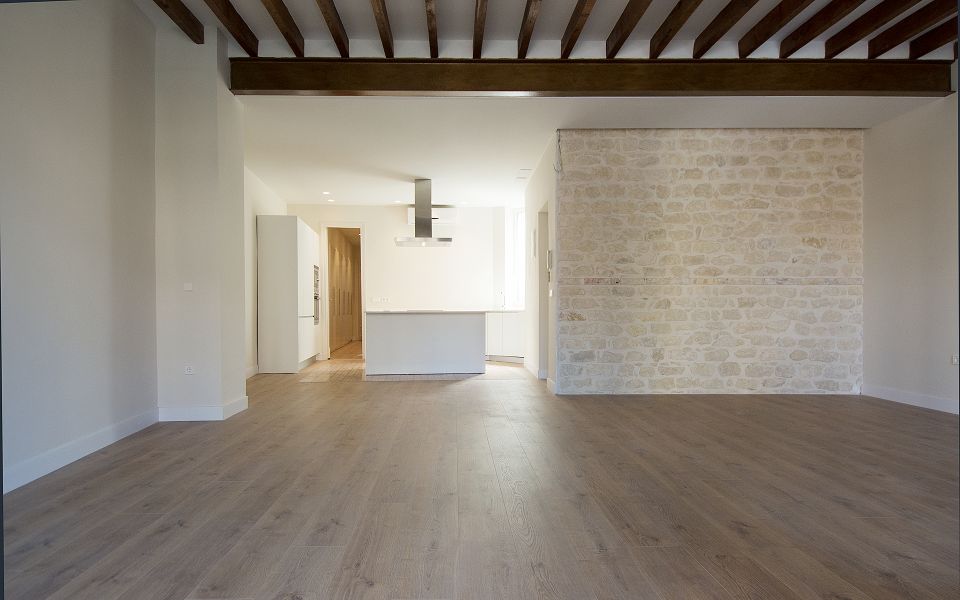 Piso rehabilitado en alquiler de dos dormitorios en Alfonso el Sabio, Alicante
