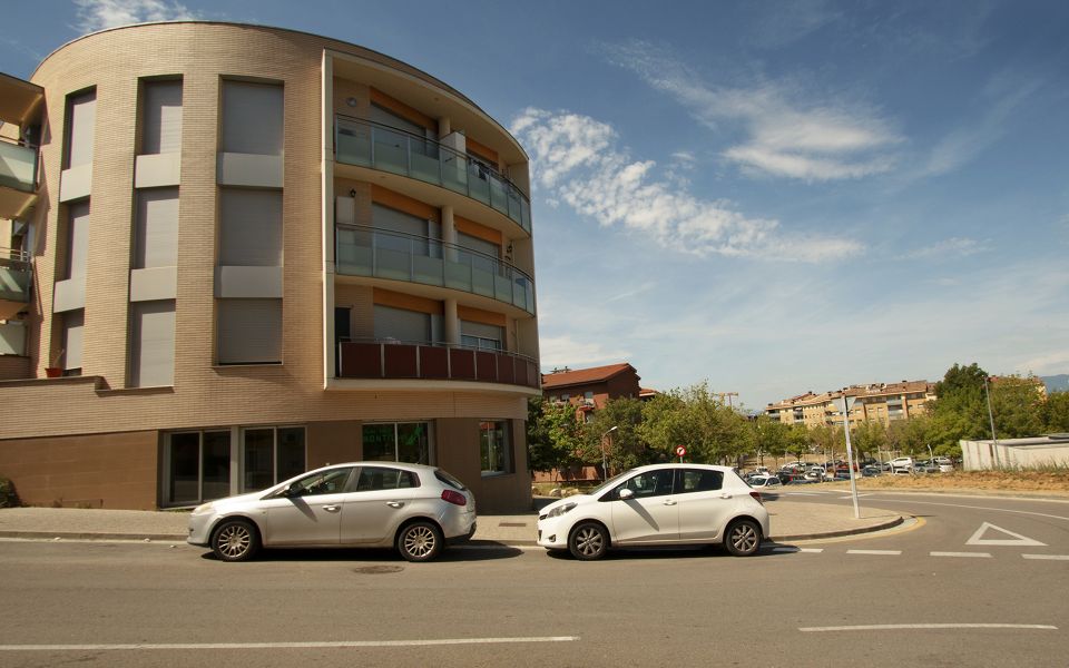 Piso de 2 habitaciones con terraza y garaje en Montilivi | Monapart