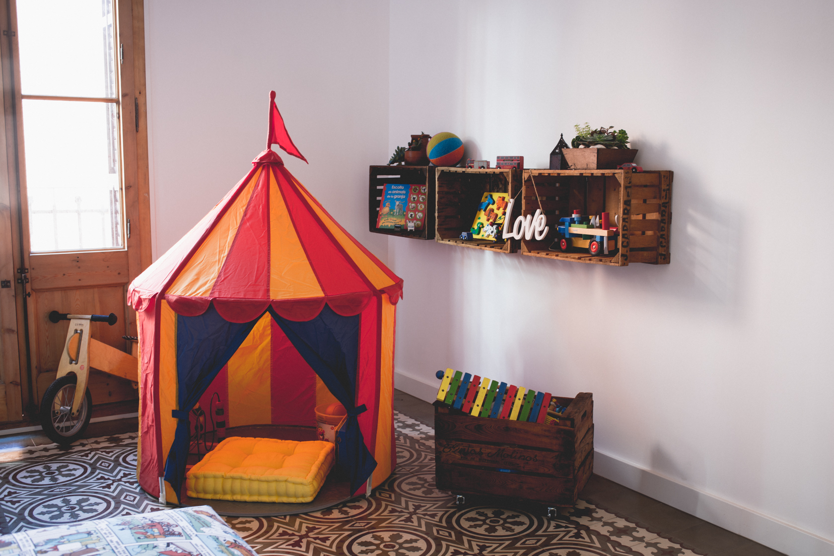 Piso amueblado de dos habitaciones en alquiler en Gracia