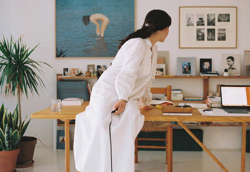 Nia Delfau, entre imágenes, sentido del hogar y el mar | Monapart