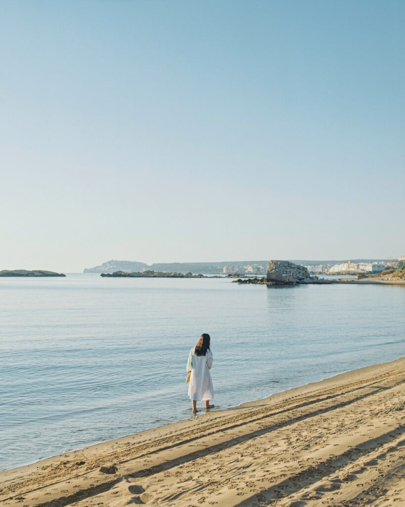 Nia Delfau, entre imágenes, sentido del hogar y el mar | Monapart