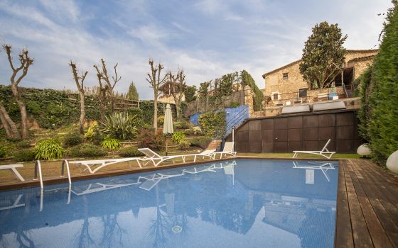 Casa Con Terreno Y Piscina En Quart Monapart