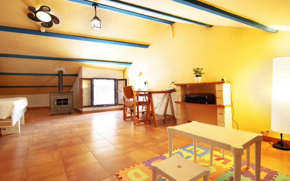 Casa grande con patio de reciente construcción en Chinchilla | Monapart