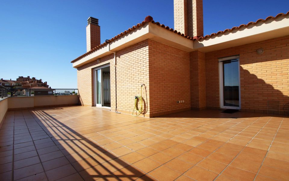 Ático de 3 dormitorios con piscina y espectaculares vistas en Llanos
