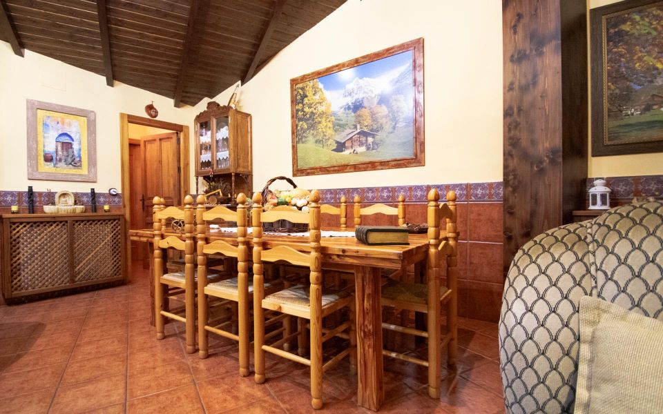 Ático tríplex de 5 dormitorios amplios, muy luminoso y próximo al