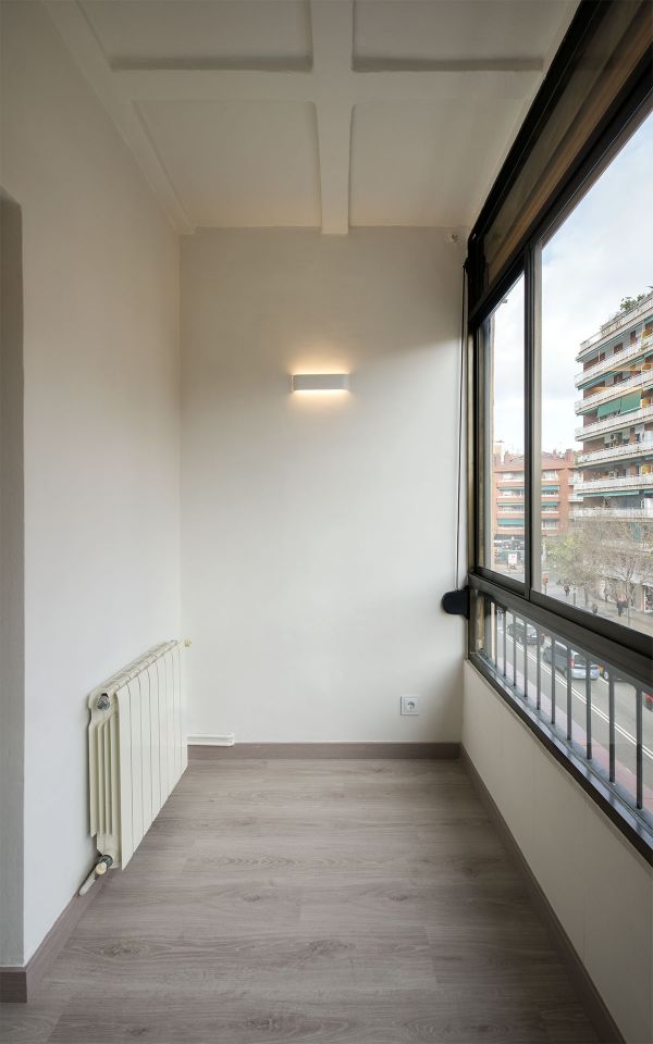 Piso totalmente reformado de tres habitaciones en Camp de l’Arpa | Monapart