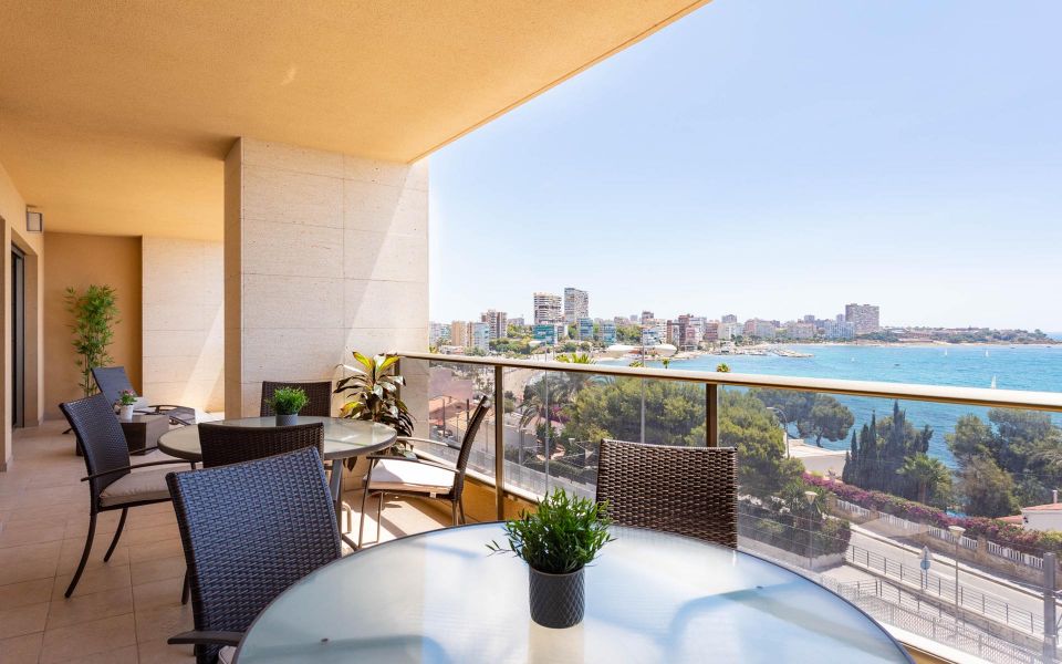 Piso con terraza y vistas al mar en La Albufereta Monapart