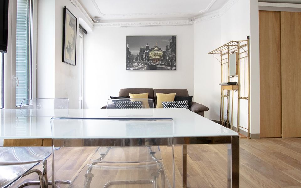 Two-bedroom apartment with a large balcony close to Tirso ...