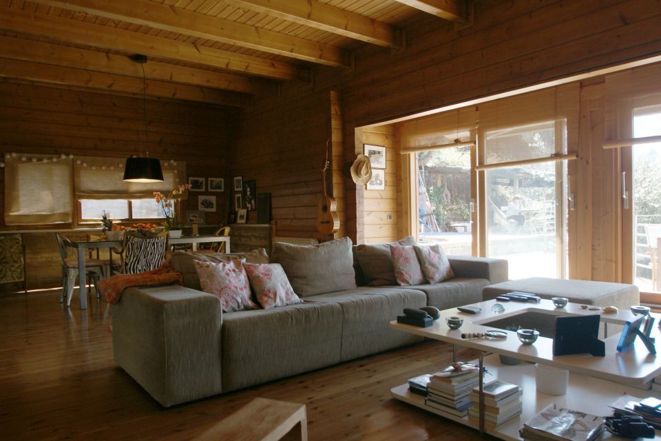 Salón en casa de madera